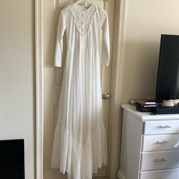 Modest wedding dress Sz XS? - Picture 1 of 5